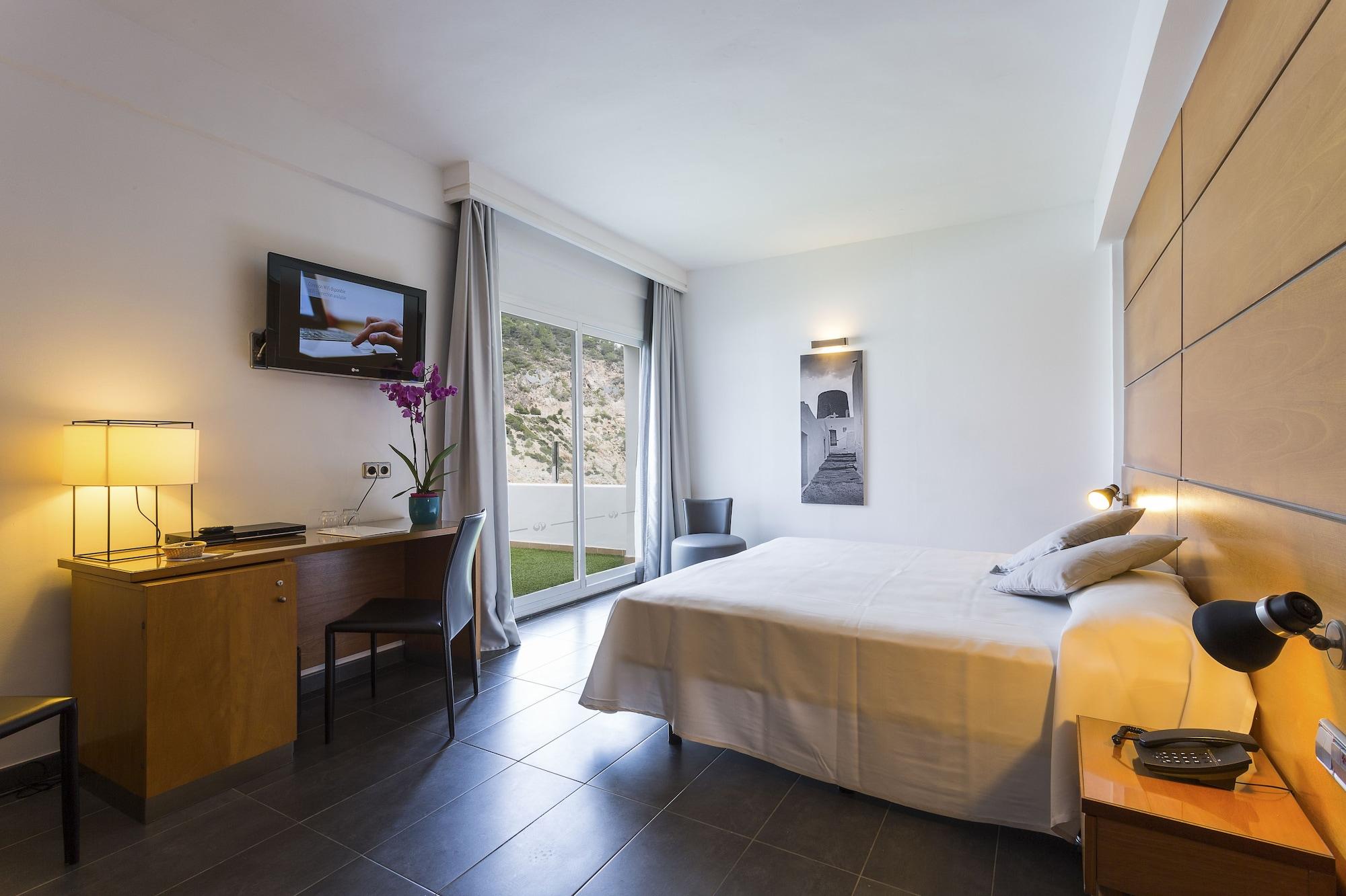 Palladium Hotel Cala Llonga - Adults Only Ngoại thất bức ảnh