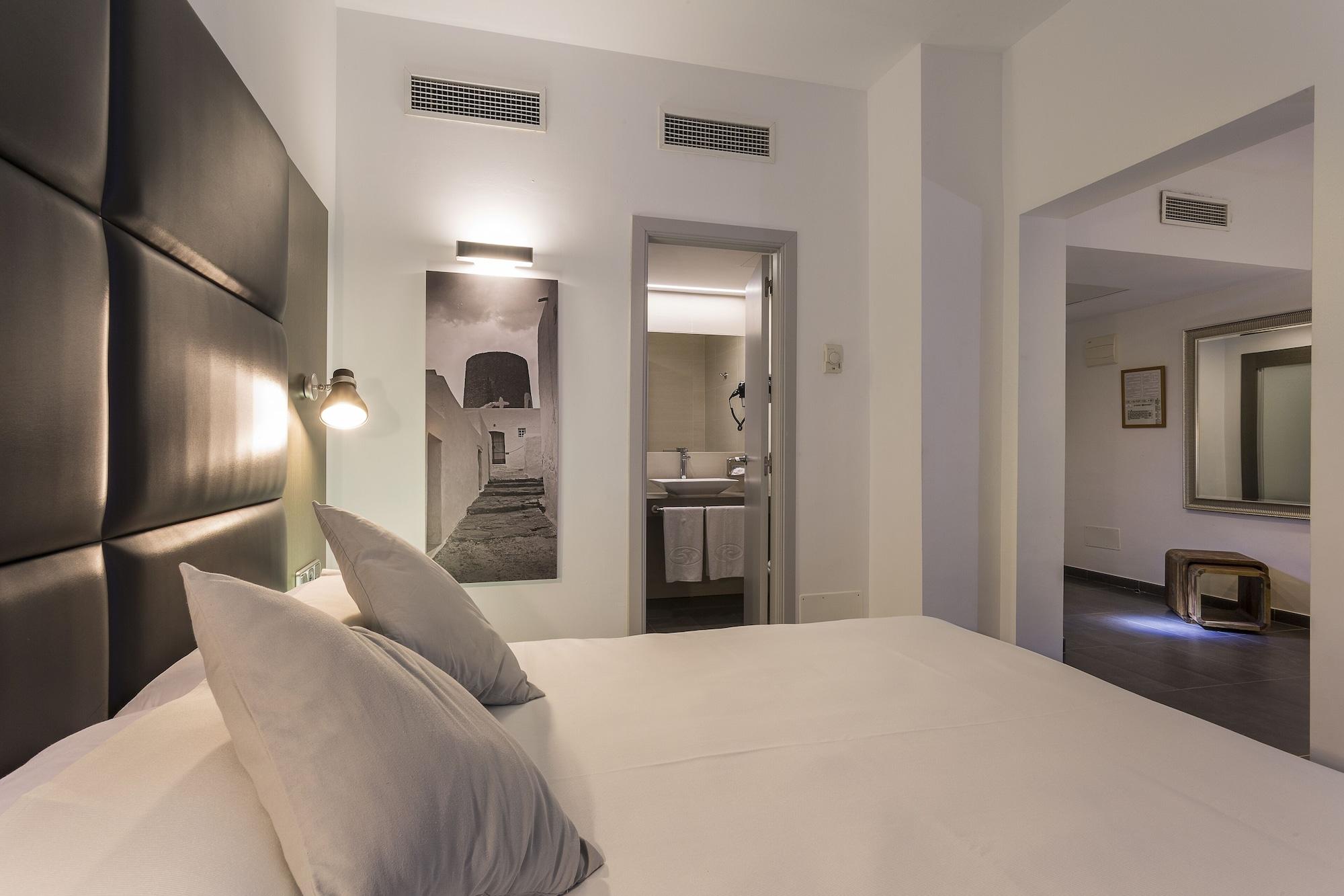 Palladium Hotel Cala Llonga - Adults Only Ngoại thất bức ảnh