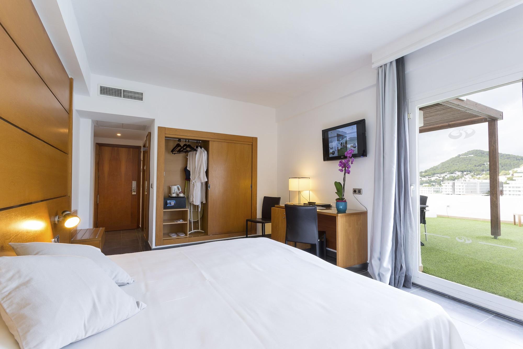 Palladium Hotel Cala Llonga - Adults Only Ngoại thất bức ảnh