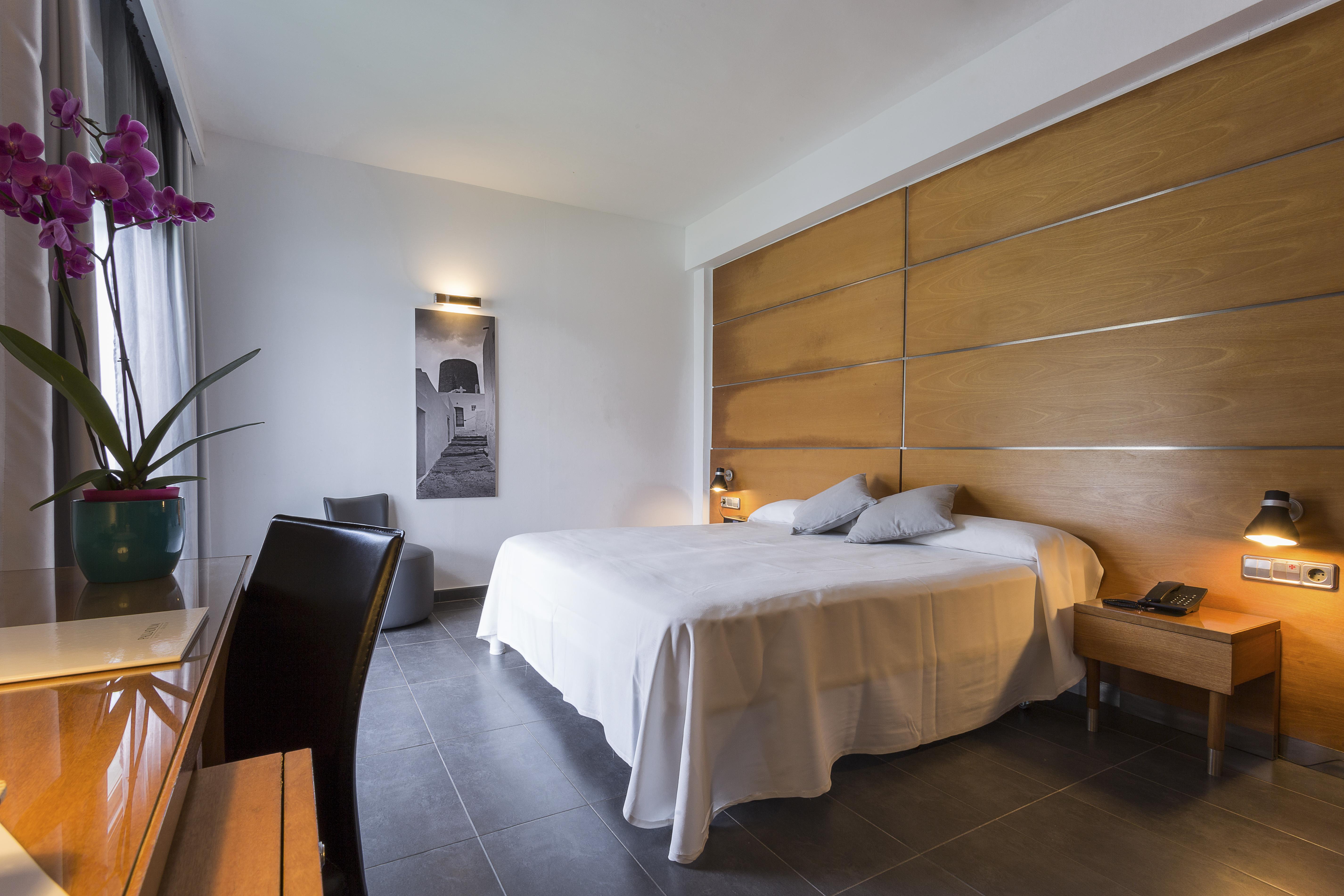 Palladium Hotel Cala Llonga - Adults Only Ngoại thất bức ảnh