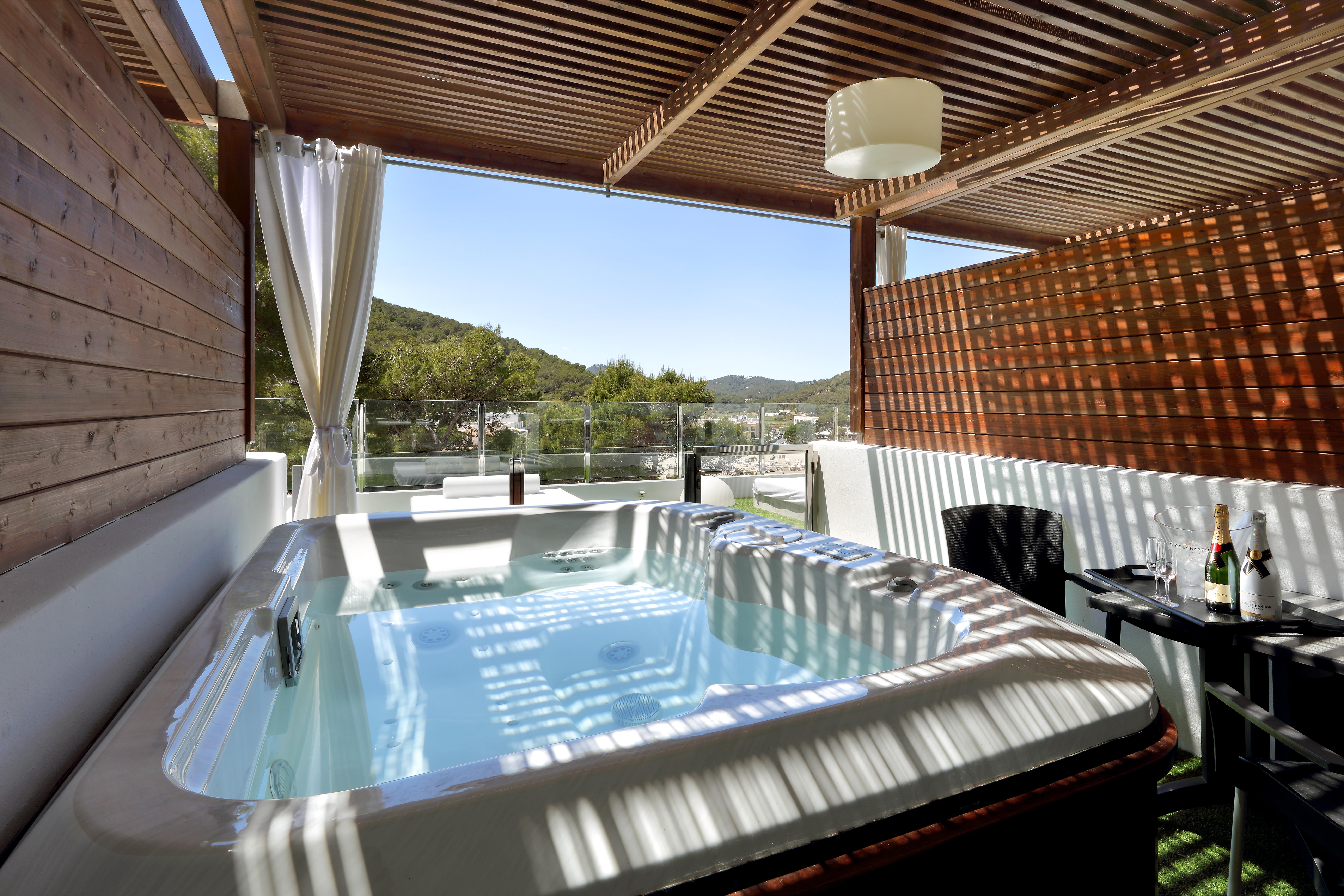 Palladium Hotel Cala Llonga - Adults Only Ngoại thất bức ảnh
