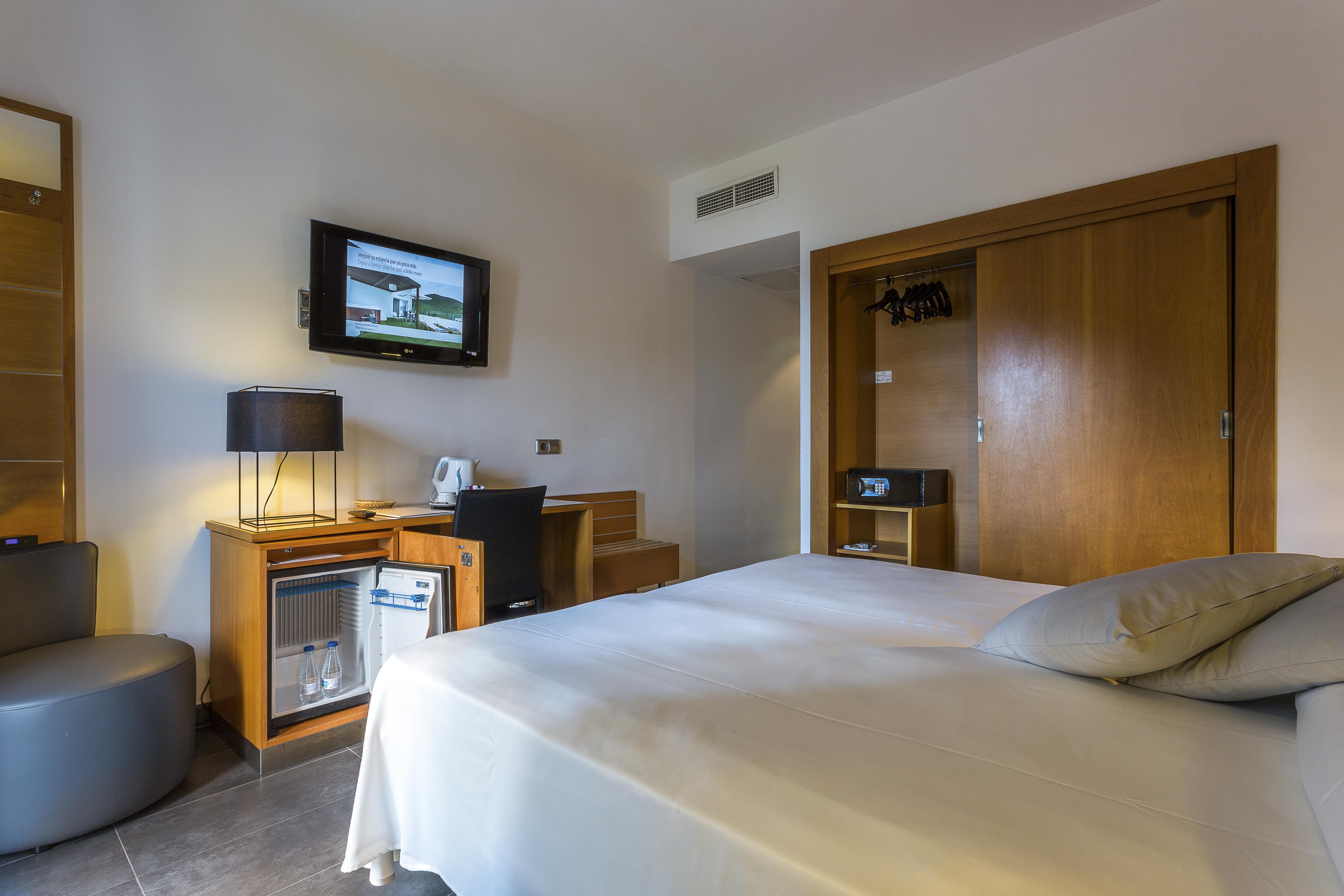 Palladium Hotel Cala Llonga - Adults Only Ngoại thất bức ảnh