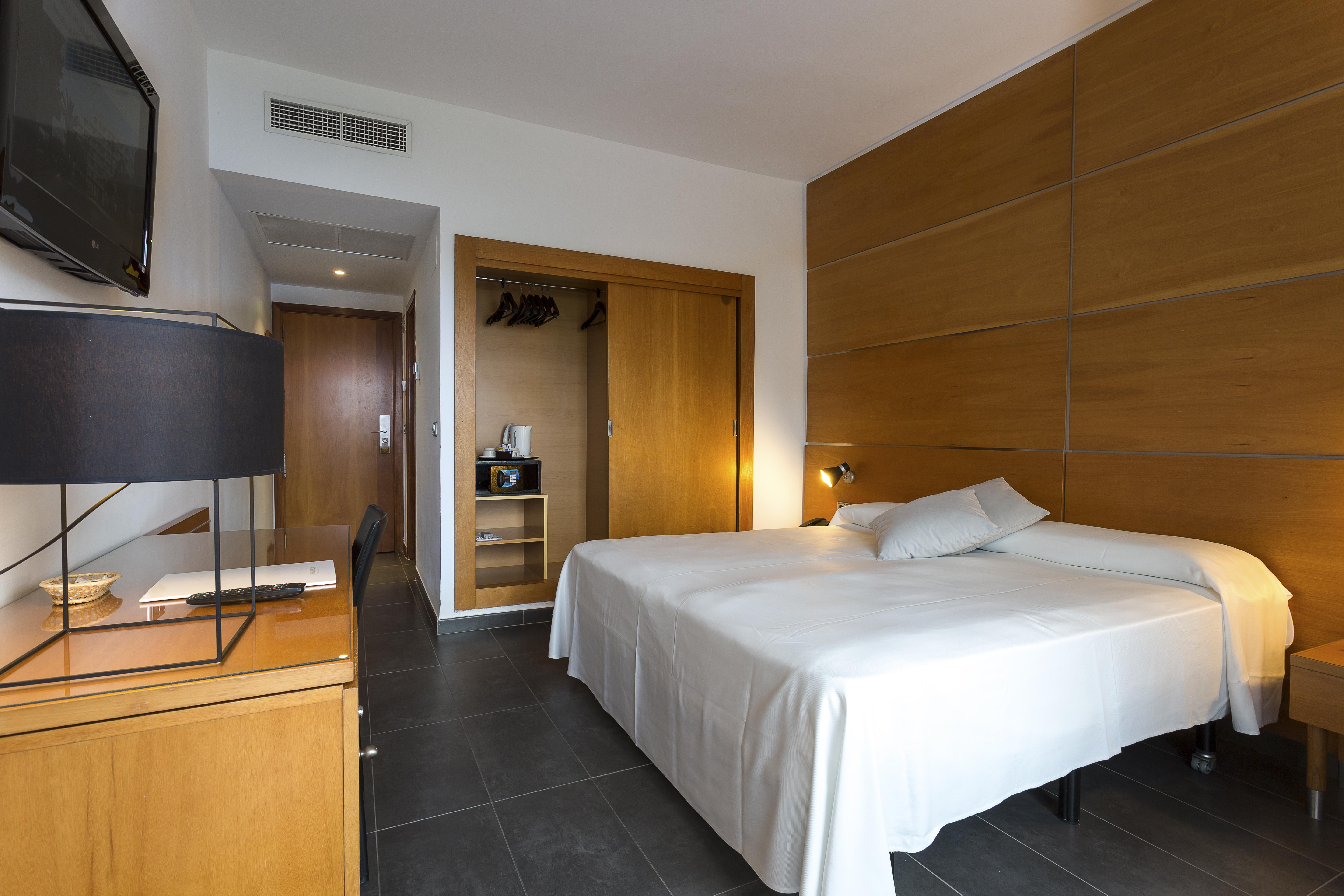 Palladium Hotel Cala Llonga - Adults Only Ngoại thất bức ảnh