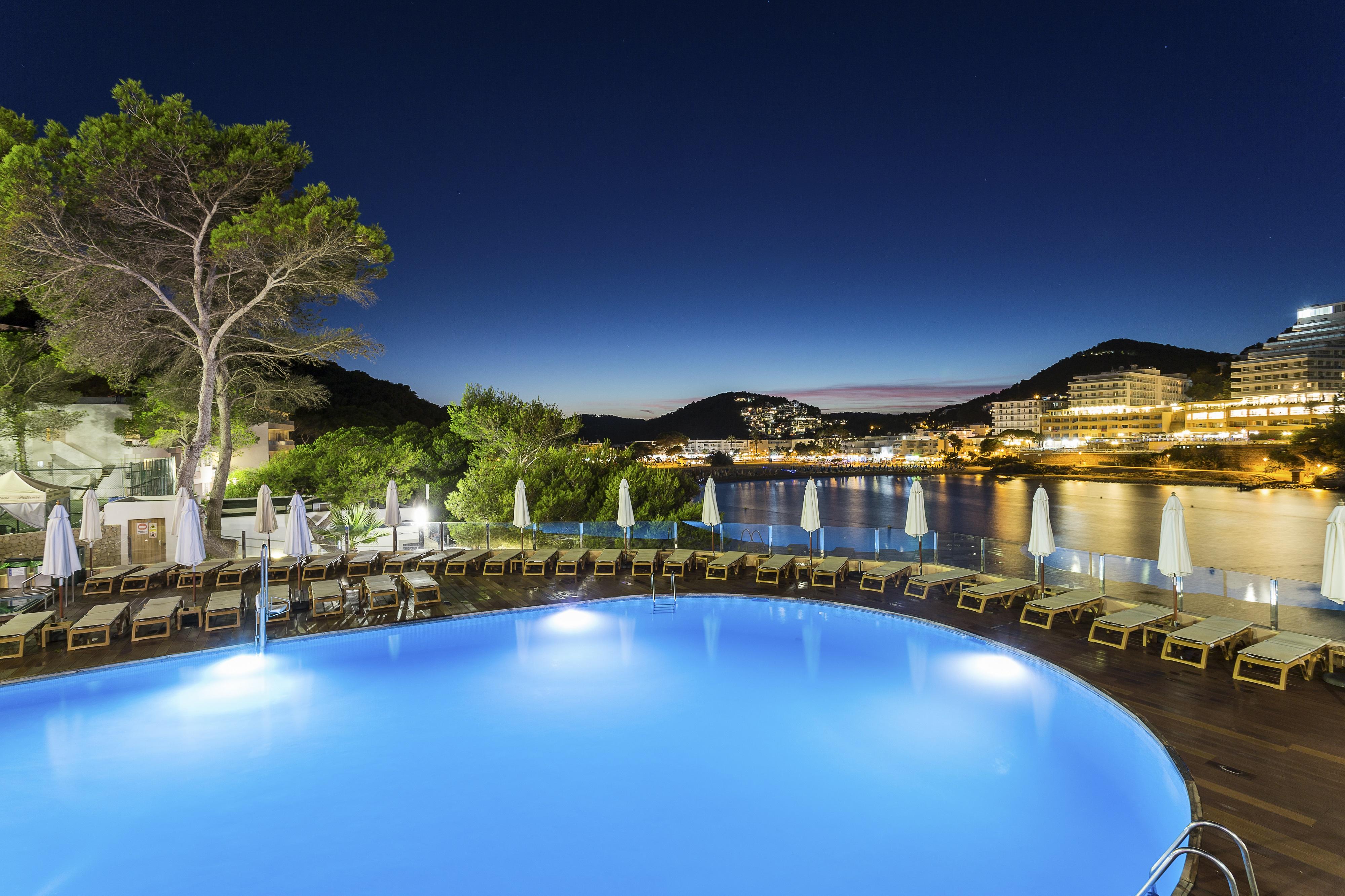 Palladium Hotel Cala Llonga - Adults Only Ngoại thất bức ảnh
