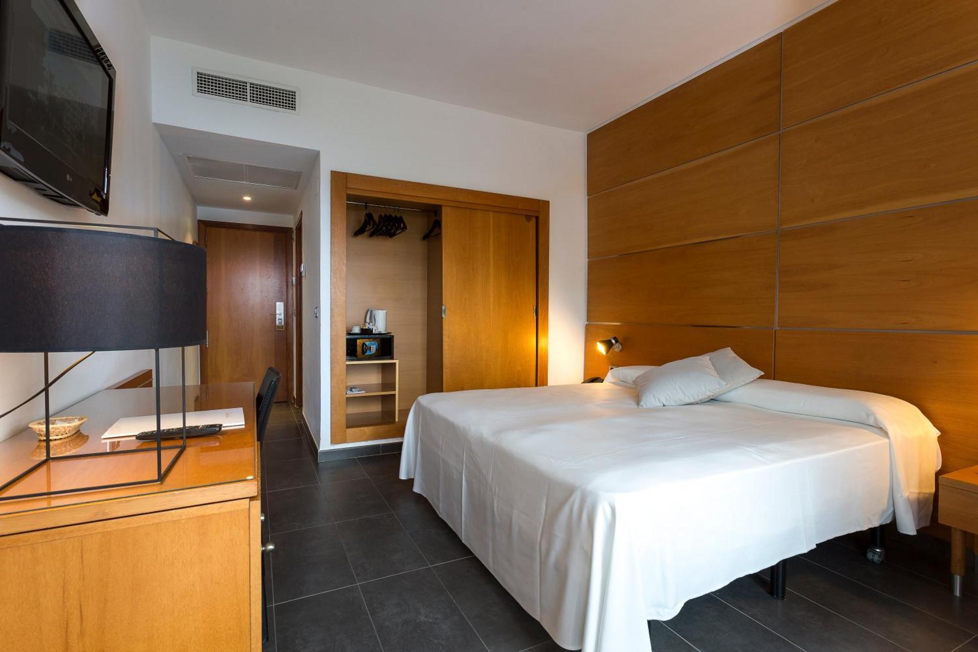 Palladium Hotel Cala Llonga - Adults Only Ngoại thất bức ảnh